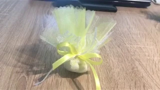 Sacchettino fai da te tulle e pizzo, con perla ;) giallo e bianco per tutte le occasioni!