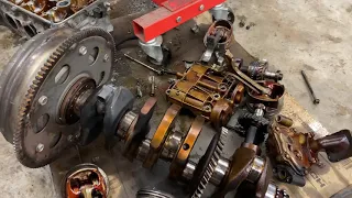 2AZ-FE Oil Consumption Problem & Tear down - Seized Engine