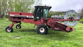 Hesston 8100 22' Swather