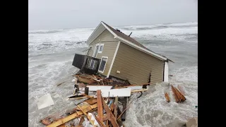 Second Rodanthe house collapses into the ocean - Video by Don Bowers