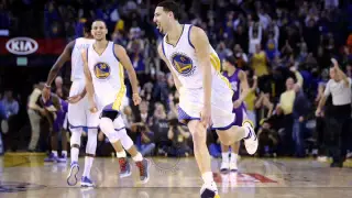 Klay Thompson scores NBA record 37 points in a quarter