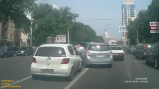 Angry Russian Drivers Fighting! Road Rage RUSSIA! Driver Fight