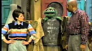 Sesame Street - Linda Loses Barkley