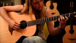 Karlijn really likes this one: the Lowden O35 fanfret. See her smile ;-)