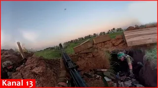 Close-range trench battle between Ukrainian soldiers and Russians near Bakhmut