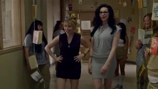 Nicky and Alex entering the new library after makeover [5x07] OITNB