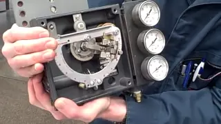 Fisher model 3582 D-ring control valve positioner (manual demonstration)