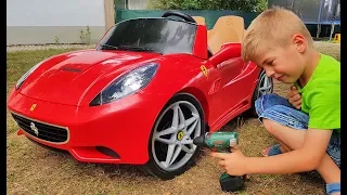 Смешной ребенок распаковка и сборка автомобиля Ferrari для Доминики