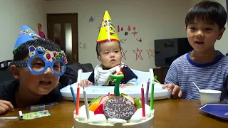 誕生日ケーキのチョコプレートで喧嘩になる　ロウソクの火🔥が怖くて大泣き😢どんちゃん　プレゼント開封🎁Kid's Birthday Cakes　　　ひなごんおいちゃんどんちゃん三兄弟Vlog