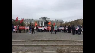 «Мы вам устроим!»: в Волгограде обманутые дольщики вышли на митинг