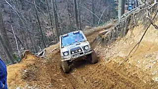 OFF ROAD - MITSUBISHI VS JEEP VS NISSAN VS SUZUKI VS PINZGAUER *[extreme hill]*