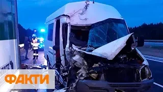 В Польше микроавтобус с украинцами влетел в прицеп: погибла 18-летняя девушка