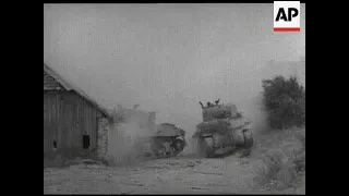 M4A2 Sherman being abandoned in  hurry while still on the move.