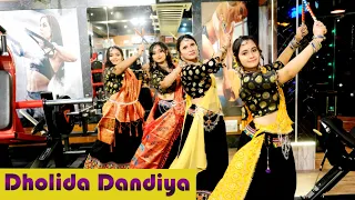 Dholida || Dandiya || Loveyatri ||Bollywood Style Dandiya @stepntwist💃