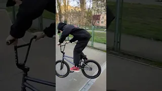 bmx 180 barspin tap skatepark #бмх #bmx #barspin #bmxstreet #dimabar