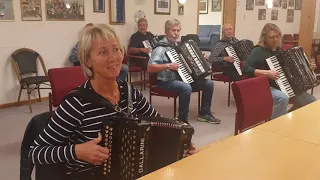 LINDESNES TREKKSPILLKLUBB- "HARAJAKT"