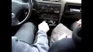 отец учит сына водить прикол