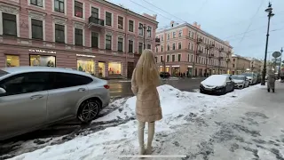 RUSSIA. MARCH 2023. EVENING S. PETERSBURG. A WALK ALONG THE BOLSHOY PROSPECT OF THE PETROGRAD SIDE