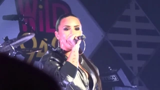 HD Demi Lovato - ''Confident'' at WiLD 94.9 Jingle Ball San Jose 11/30/17