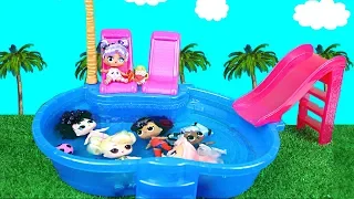 LOL Dolls go swimming at Barbie Pool Poupées LOL à la piscine - Miraculous histoire