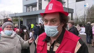 Haute-Saône : à Lure, 200 personnes manifestent à l'hôpital pour contester le départ d'un neurologue