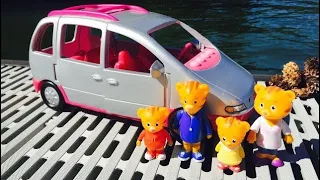 Learning FISHER PRICE Musical Van and Counting by the LAKE with DANIEL TIGER NEIGHBOURHOOD Toys!