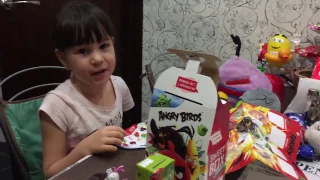 Открываем подарочный Sweet Box Angry Birds