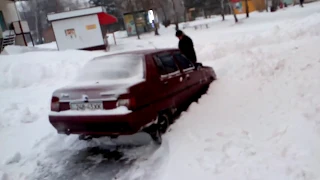 Украина, Харьков. Последствия снегопада 1 марта 2018г.