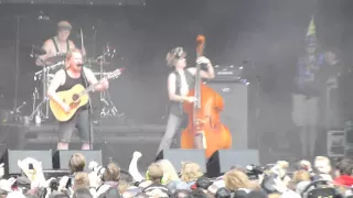 Steve 'n' Seagulls - Over The Hills And Far Away