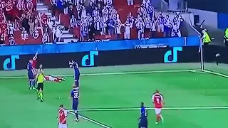 لحظة بلع لسان لاعب الدينمارك #يورو2020