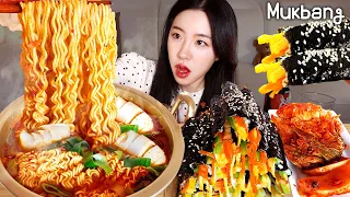 이건못참지!!새벽에 배고파서 매콤얼큰~한 순두부열라면에 참기름향 솔솔~꼬마김밥 라면먹방 !! Spicy ramen,kimbap,kimchi ASMR mukbang