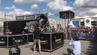 Danny Macaskill’s Drop and Roll ( Komplette Show Caravan Salon 2018 )