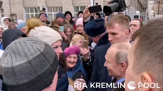 Девушка из Иванова попросила Путина взять ее замуж