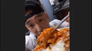 How to make Tteobboki 🔥👨🏻‍🍳  떡볶이 #shorts