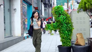 BUSHMAN PRANK SCARING PEOPLE in KOREA!!