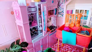 2 Dreamhouse Tours: The Magical Mansion & 2015 Barbie Dreamhouse