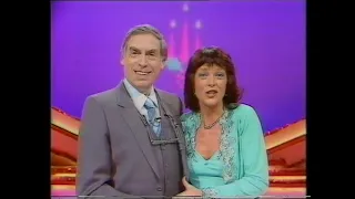 Christmas day 1980 programme trailer introduced by larry grayson isla st claire