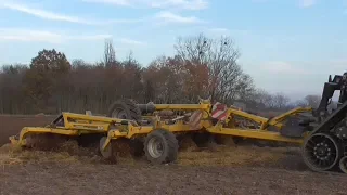 Case IH Quadtrac 540 cvx + Hloubkový kypřič Bednar Terraland TO 6000 HM