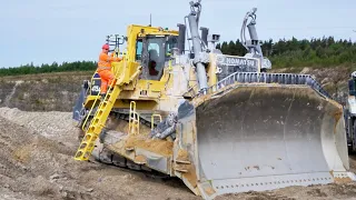 New Komatsu D475A Dozer