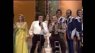 Johnny Cash, Roy Clark, Family and Friends  -  Christmas Medley