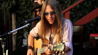 BLACKBERRY SMOKE | One Horse Town - In The Backyard Sessions