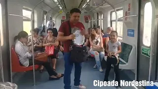 A menor repentista do Brasil - Geovana canta repente com pai no vagão de um trem.