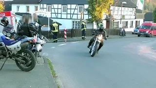 Kradfahrer stürzt auf Ölspur (Langenholthausen)