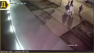В Одессе водитель BMWсбил людей на тротуаре. Ракурс 1