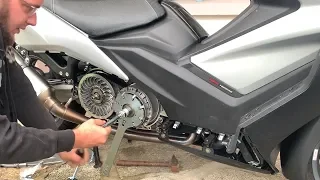 KYMCO AK 550 How to change the variator, belt, rollers and torque drive?