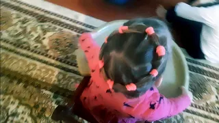 Красивая прическа на короткие волосы маленькой девочке.