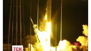 На космодромі НАСА у Вірджинії одразу після старту вибухнула ракета-носій з російським двигуном