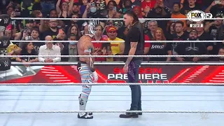 Dominik Mysterio ataca a Rey Mysterio con ayuda de Rhea Ripley - WWE Raw 10/10/2022 (En Español)