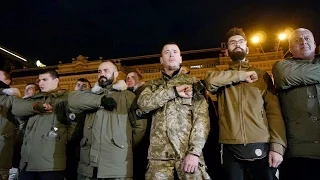 Бійців "Азову" проводжають на Михайлівській площі у Києві