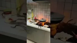 🤣 Тяжка робота у Азійських кухарів  ;))